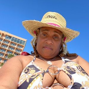 Meet your Posher, Toni